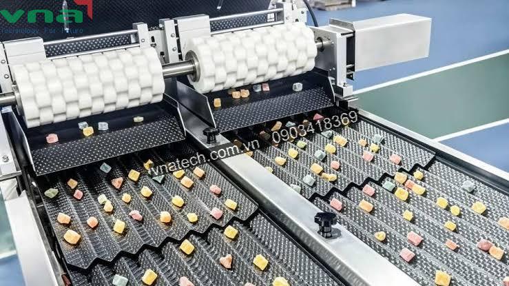 Camera AI đếm sản phẩm trên băng chuyền