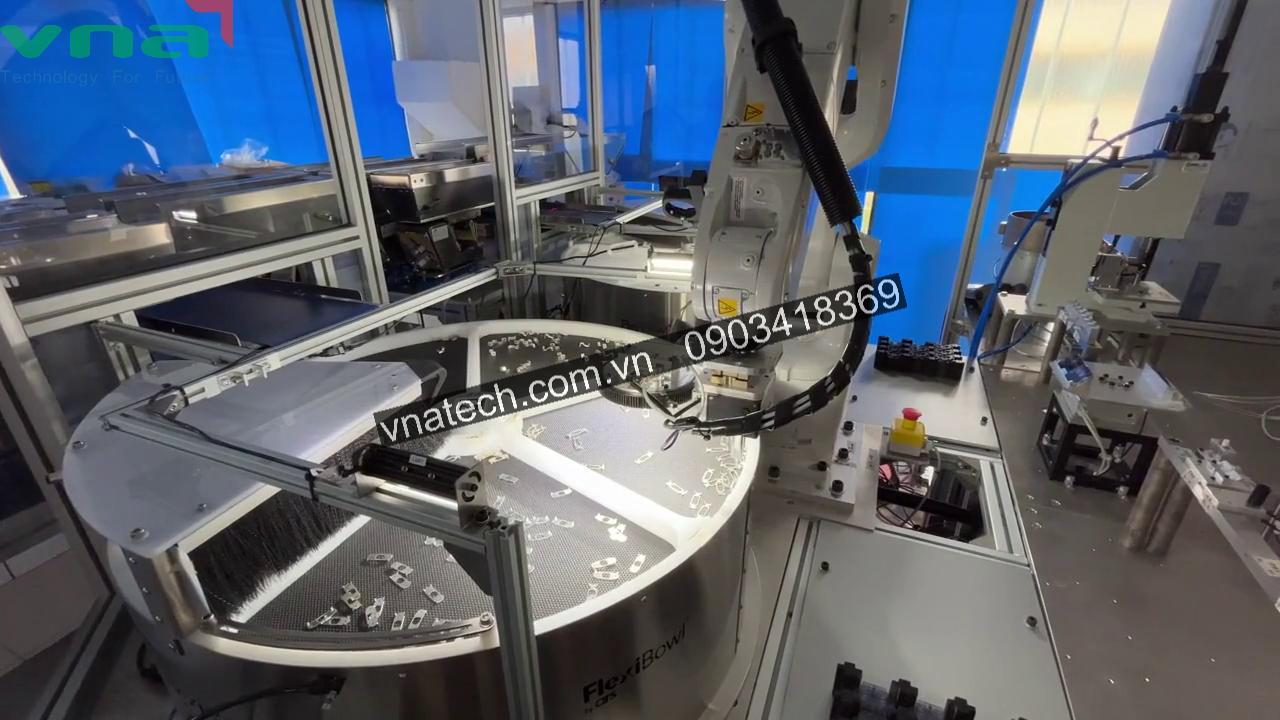 Hệ thống cấp phôi thông minh cung cấp năng lượng cho dây chuyền sản xuất Hệ thống cấp phôi thông minh dùng công nghệ xử lý hình ảnh kết hợp robot